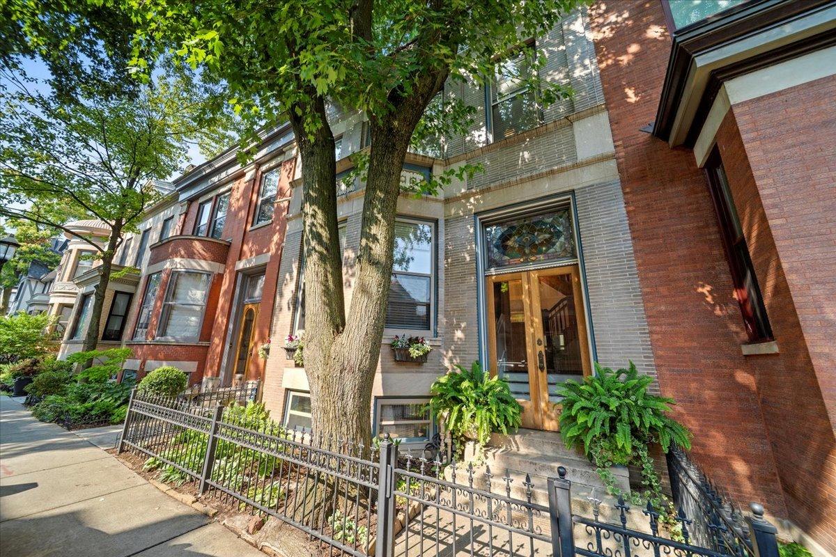 3838 N Alta Vista Ter., Chicago, IL 60613