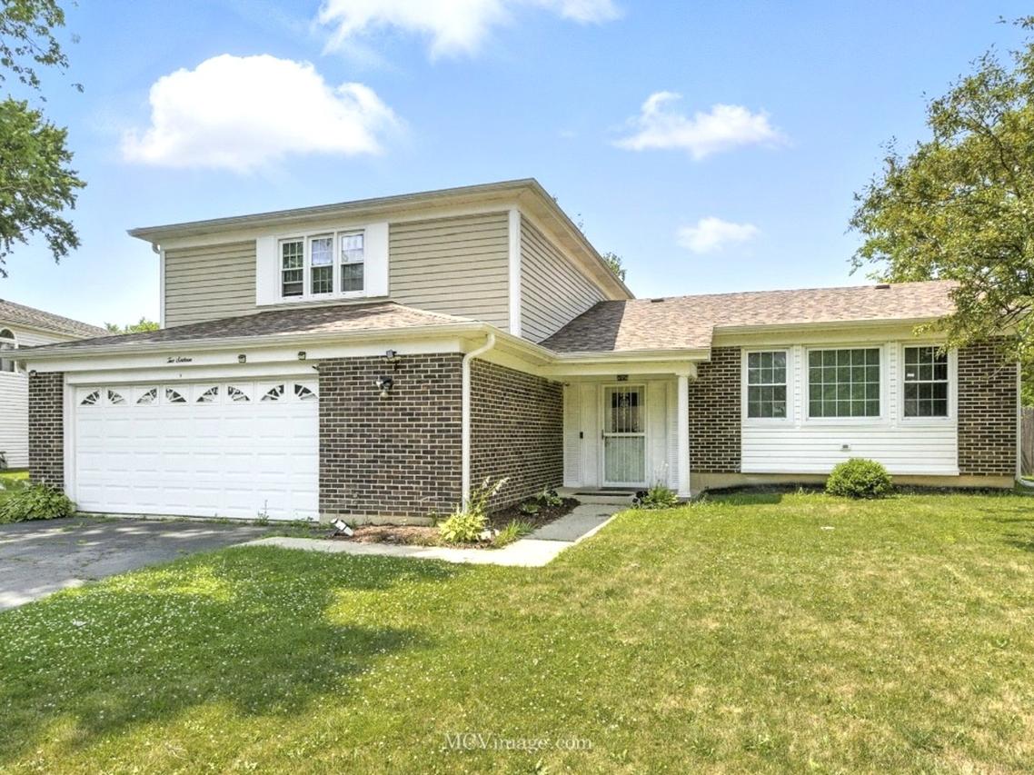 216 Cheshire Ct., Bolingbrook, IL 60440