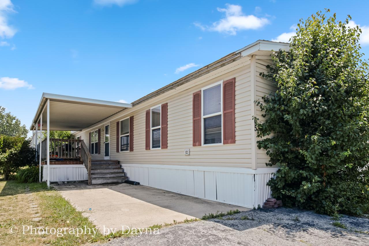 65 Saint Michaels Dr., Bourbonnais, IL 60914