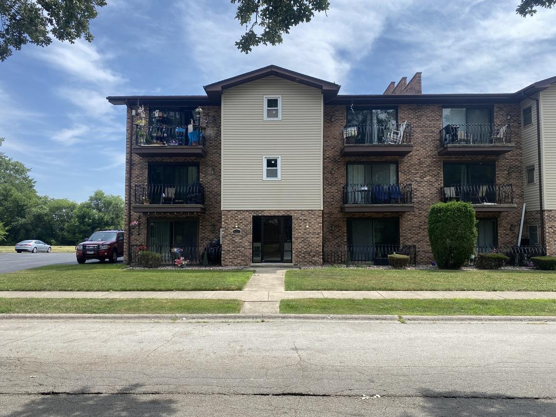 14455 Lamon Ave. #1N, Midlothian, IL 60445