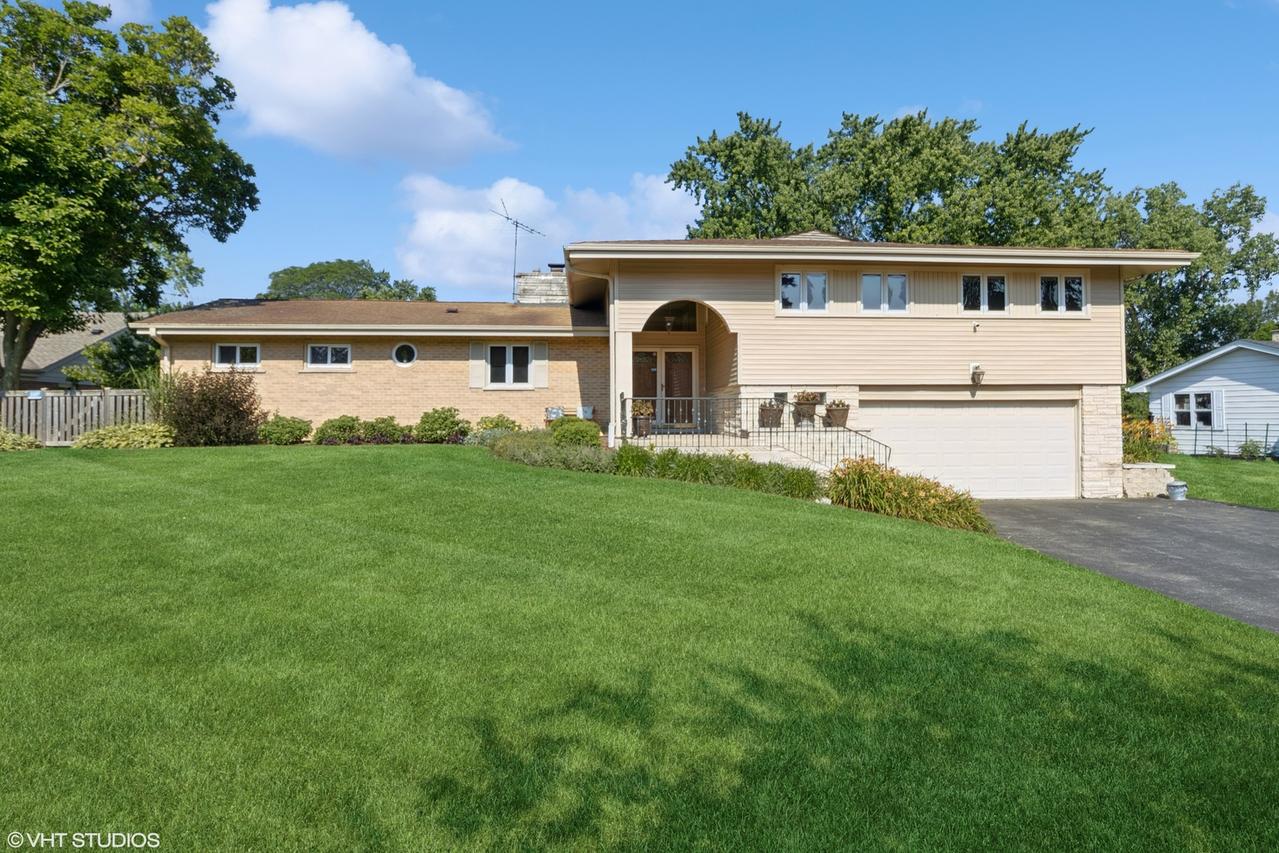 1142 N Perry Dr., Palatine, IL 60067