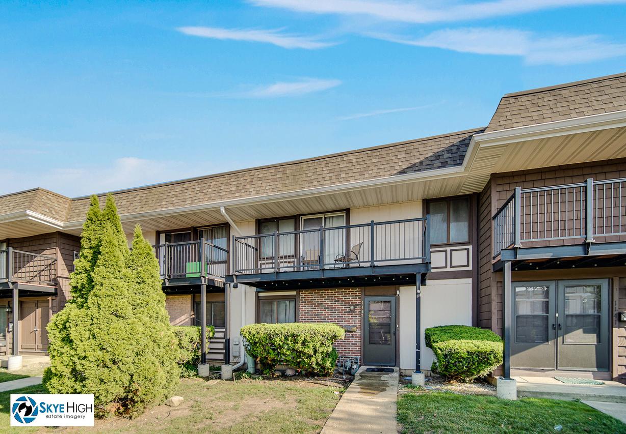 1137 Court A Dr., Hanover Park, IL 60133