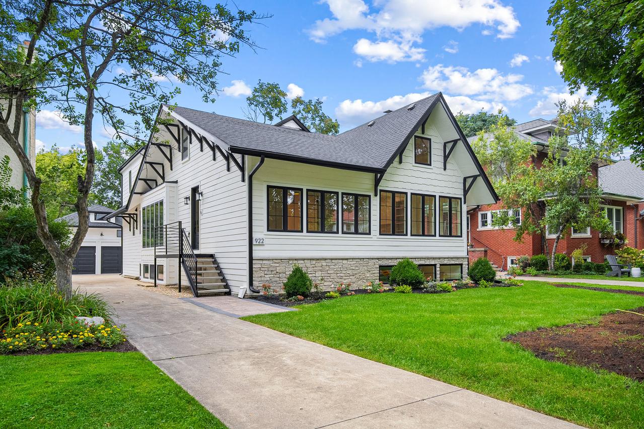922 Jackson Ave., River Forest, IL 60305