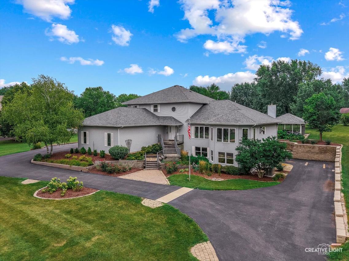 38W335 Killey Ln., Geneva, IL 60134
