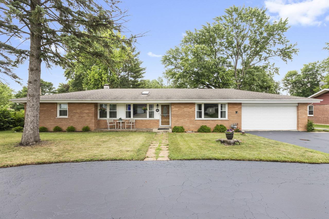 203 Coldren Dr., Prospect Heights, IL 60070