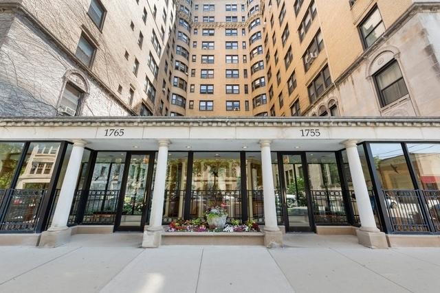 1755 E 55th St. #804, Chicago, IL 60615