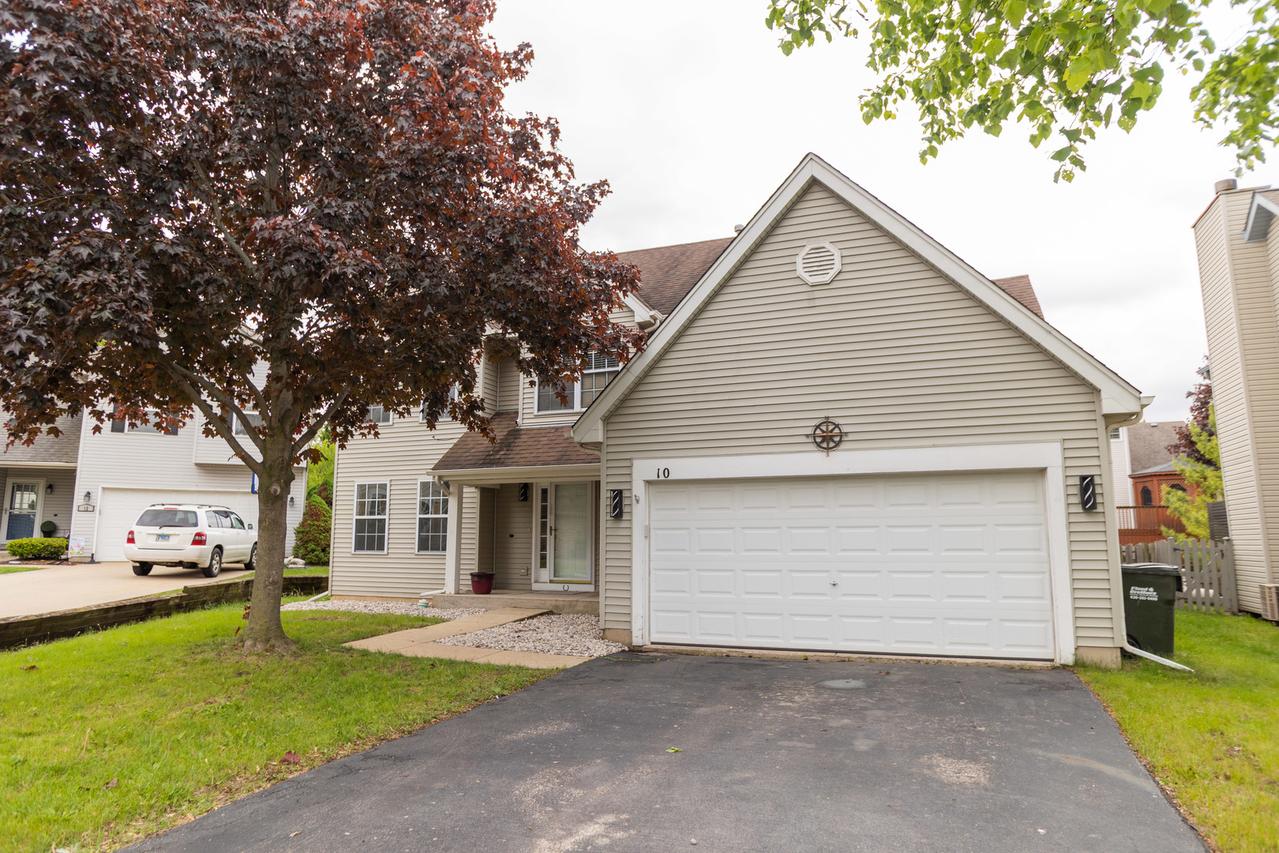 10 Sugar Creek Ct., Lake In The Hills, IL 60156