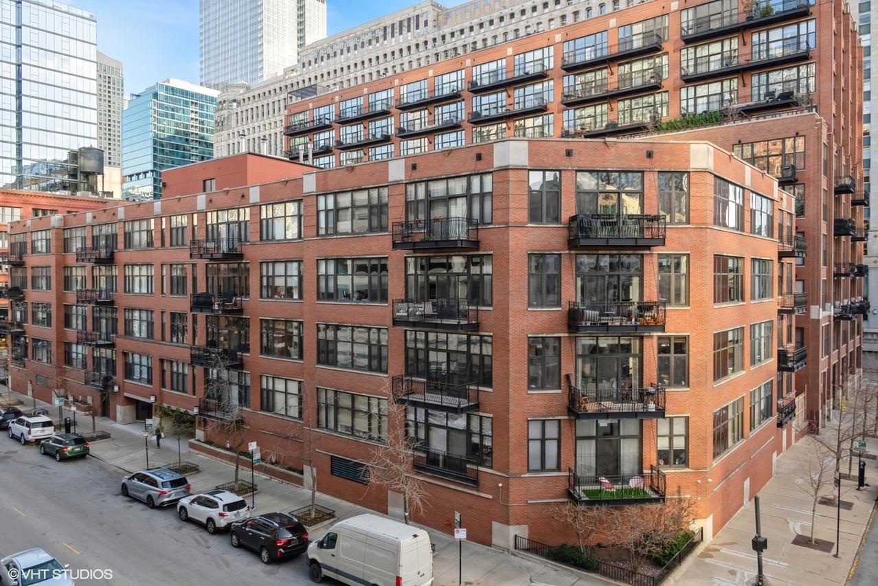 333 W Hubbard St. #1002, Chicago, IL 60610