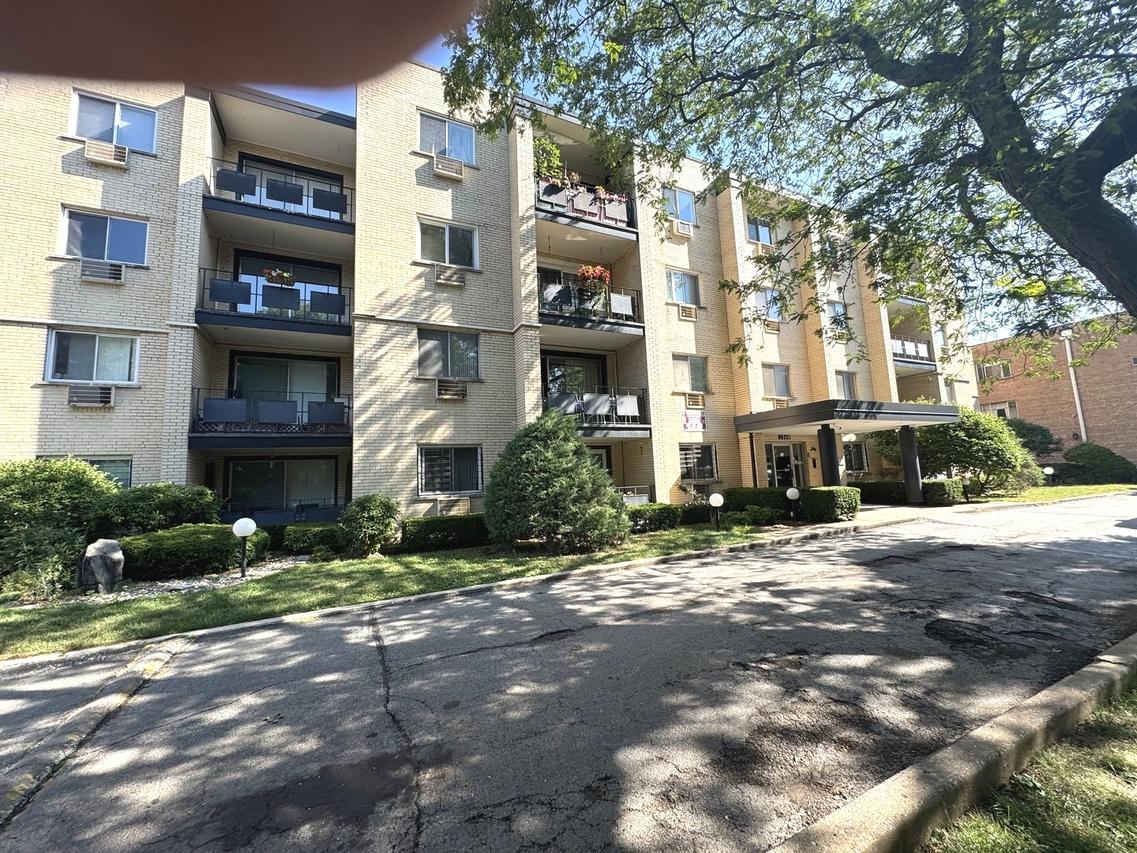 1340 W Touhy Ave. #307, Chicago, IL 60626