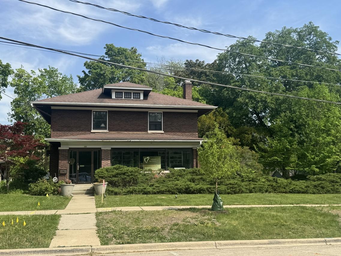 127 S 2nd St., Geneva, IL 60134