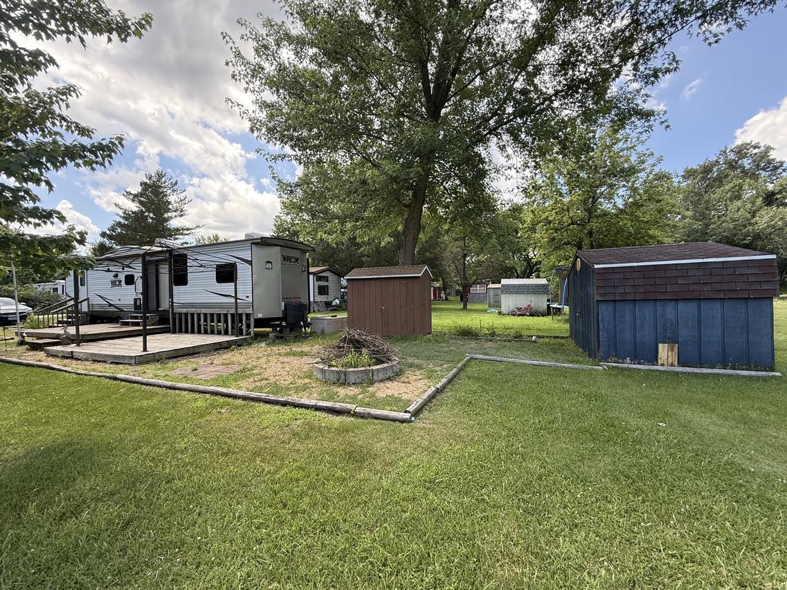 28-60 Woodhaven Lakes, Sublette, IL 61367