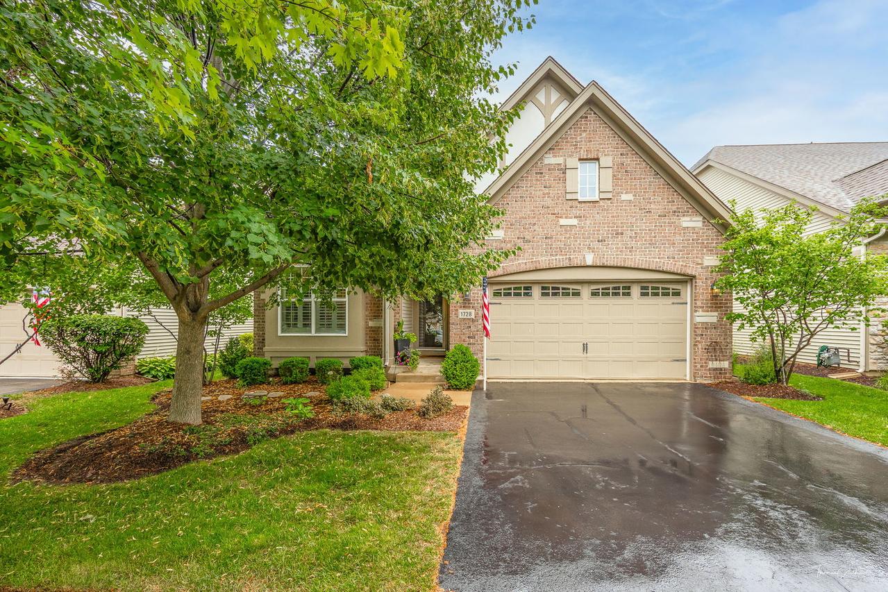 1728 Briarheath Dr., Aurora, IL 60505