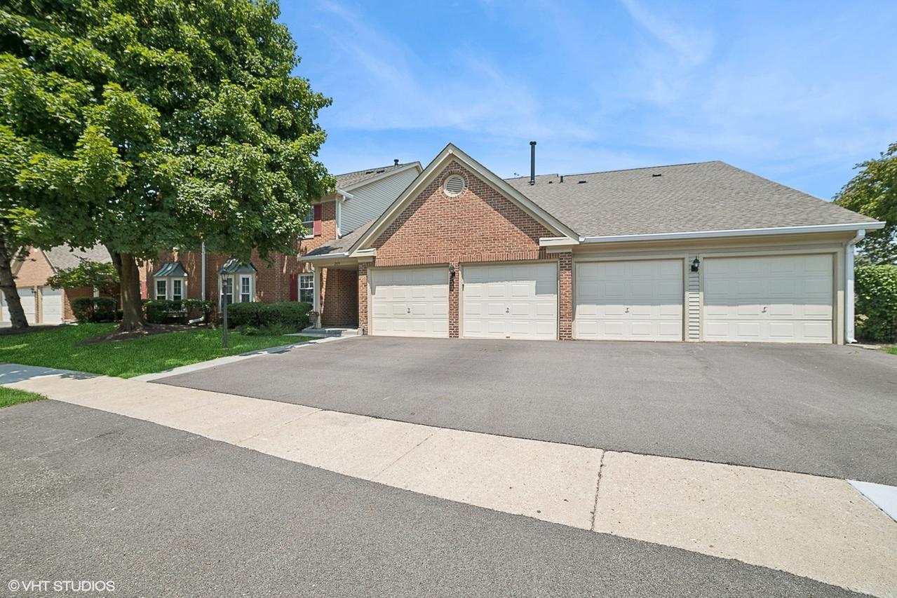 209 Dublin Ln. #Z2, Schaumburg, IL 60194