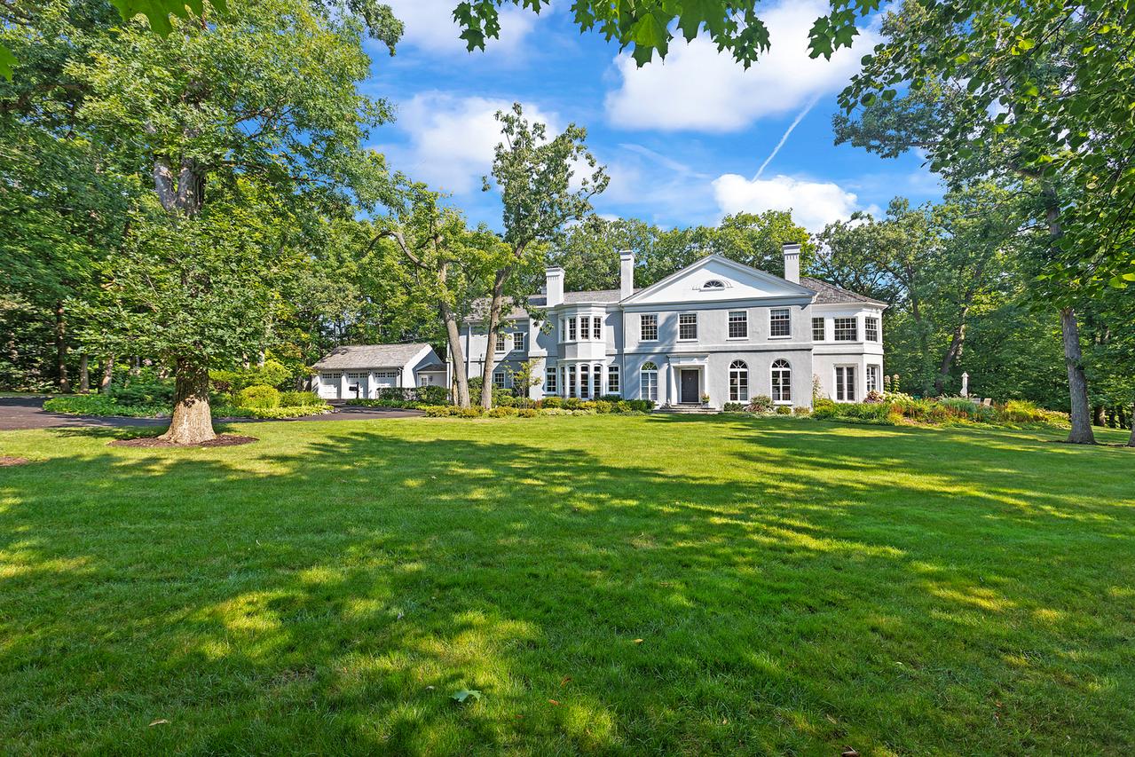 855 Sheridan Rd., Highland Park, IL 60035