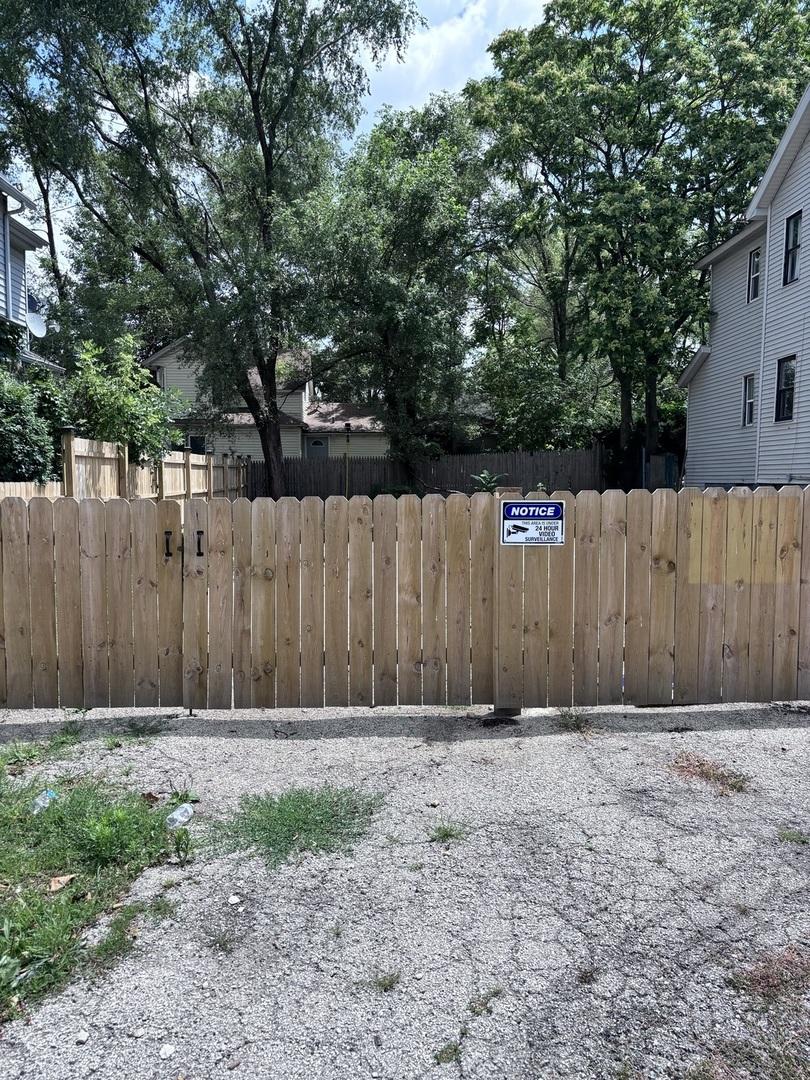 320 N Hickory St., Joliet, IL 60435