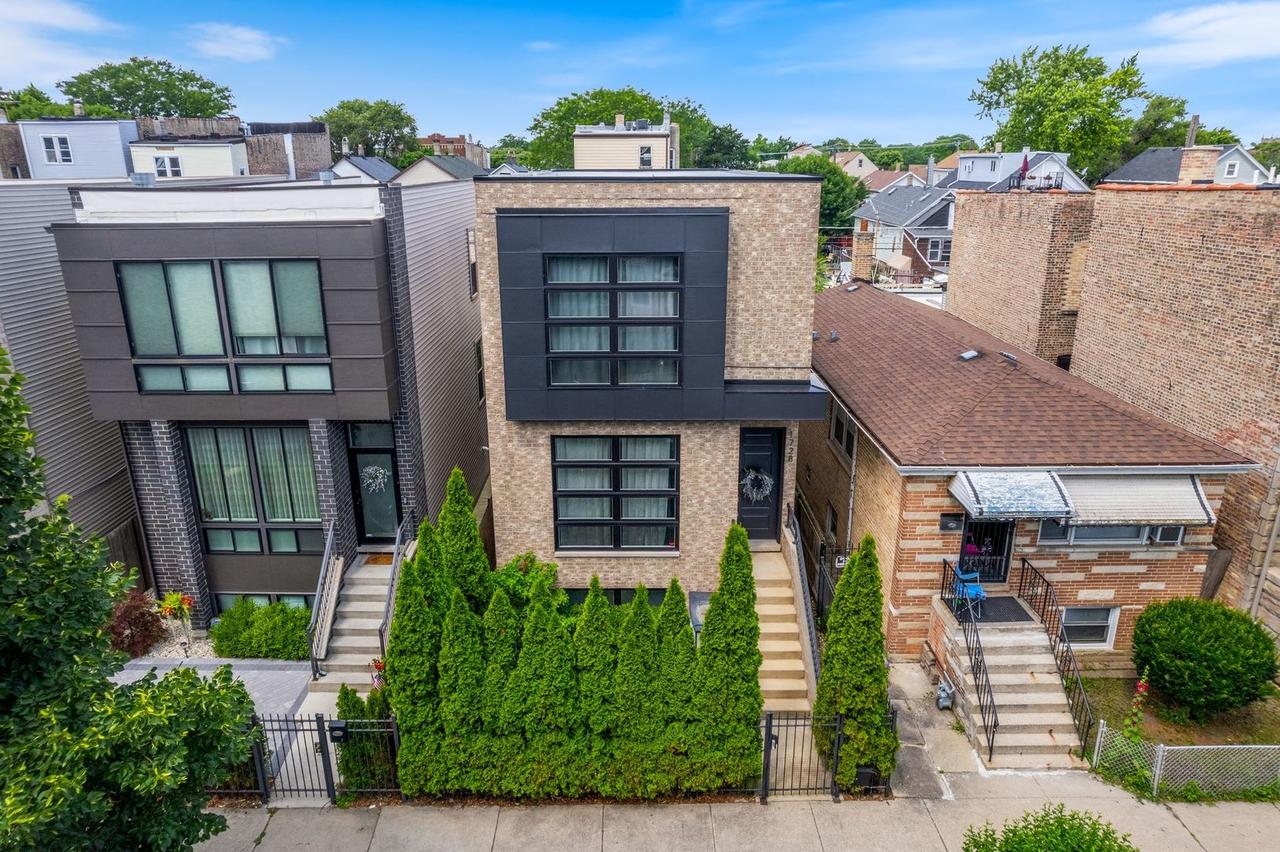 1728 N Mozart St., Chicago, IL 60647