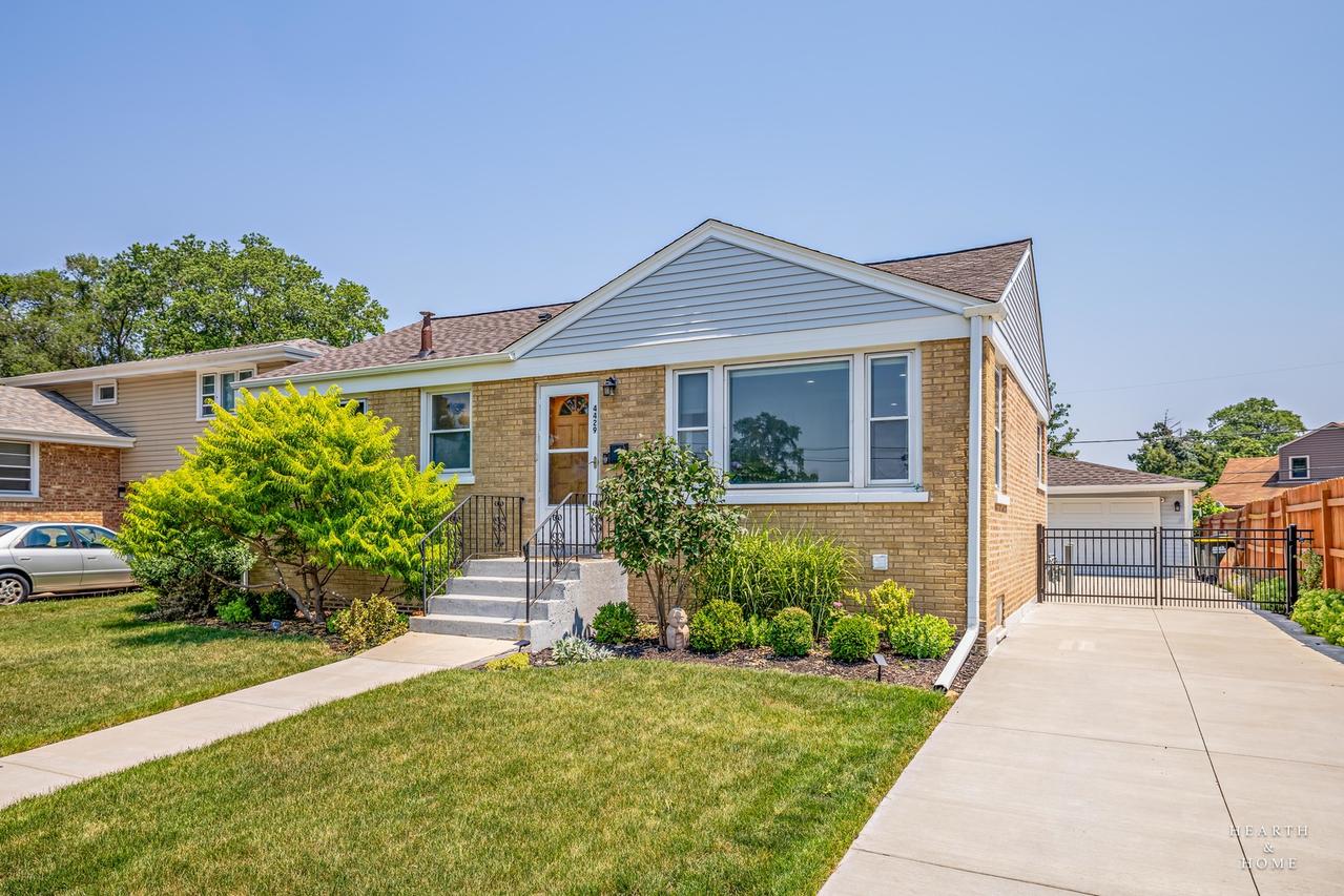 4429 Scott St., Schiller Park, IL 60176