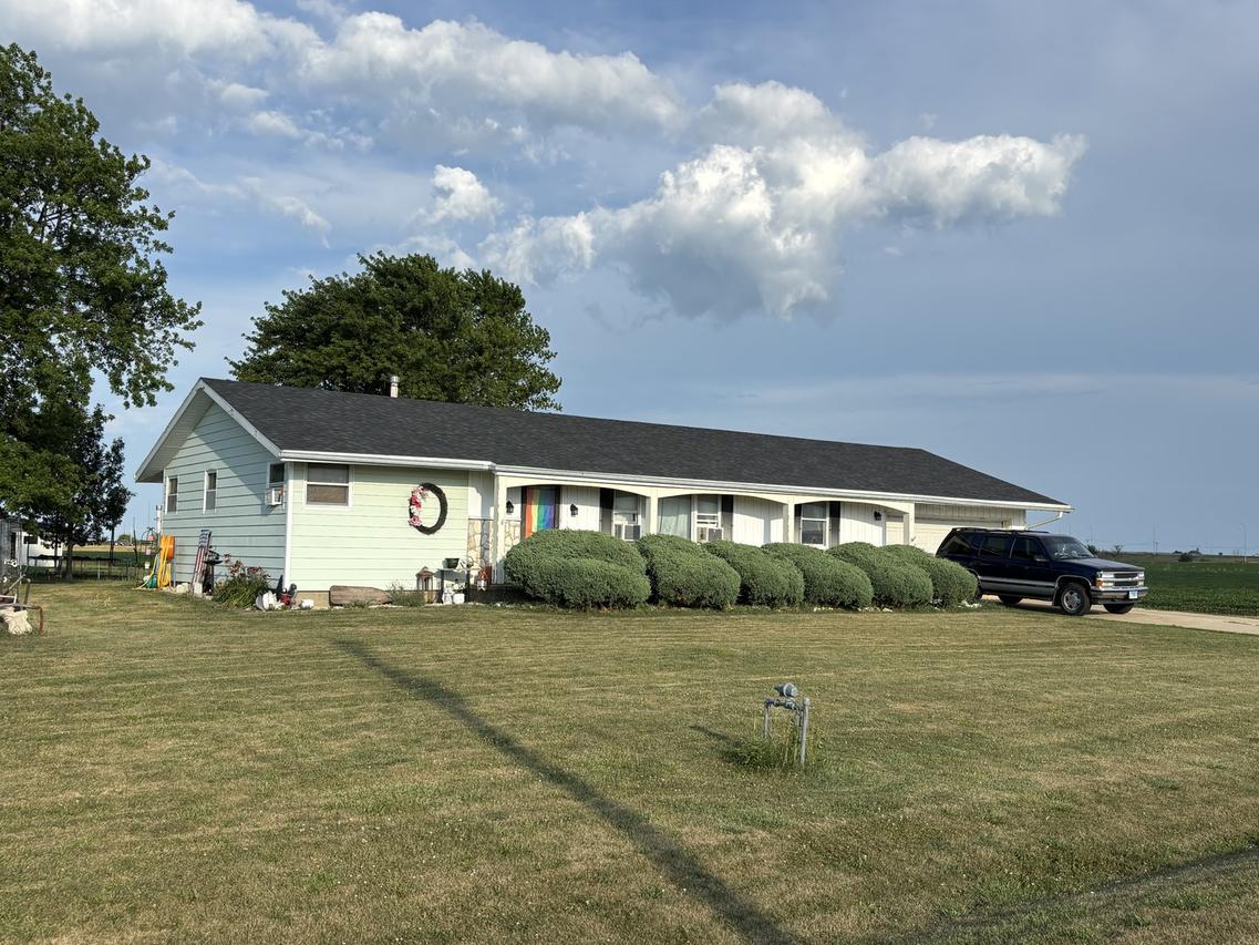 1736 N 600 East Rd., Gilman, IL 60938