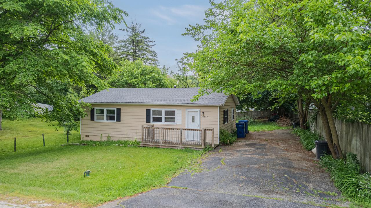 36855 N Elizabeth Dr., Lake Villa, IL 60046