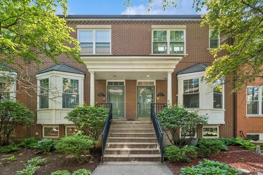 250 W Scott St. #C, Chicago, IL 60610