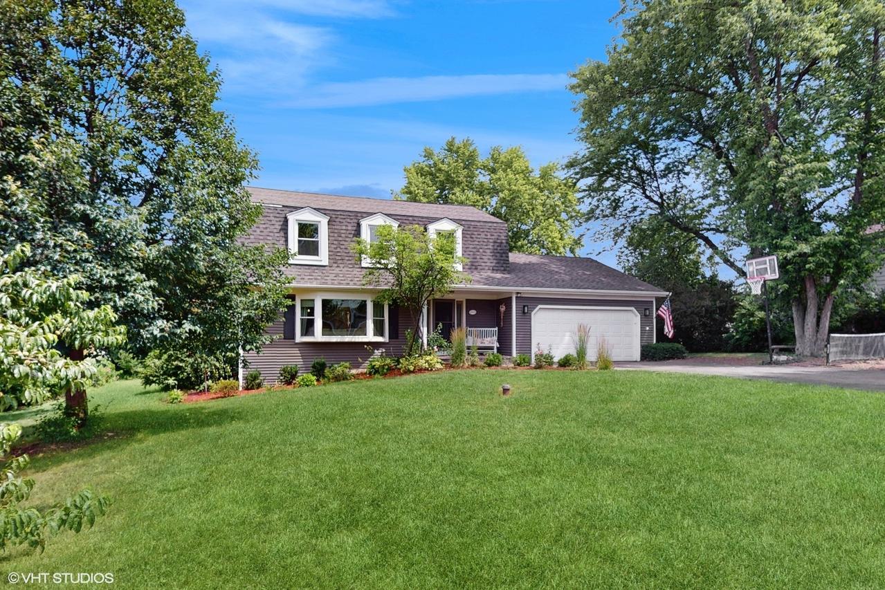 27W558 Ridgeview St., West Chicago, IL 60185