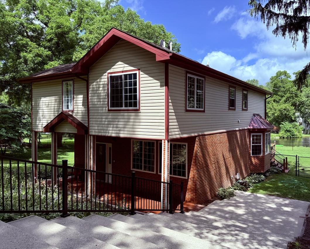 236 Forest Dr., Island Lake, IL 60042