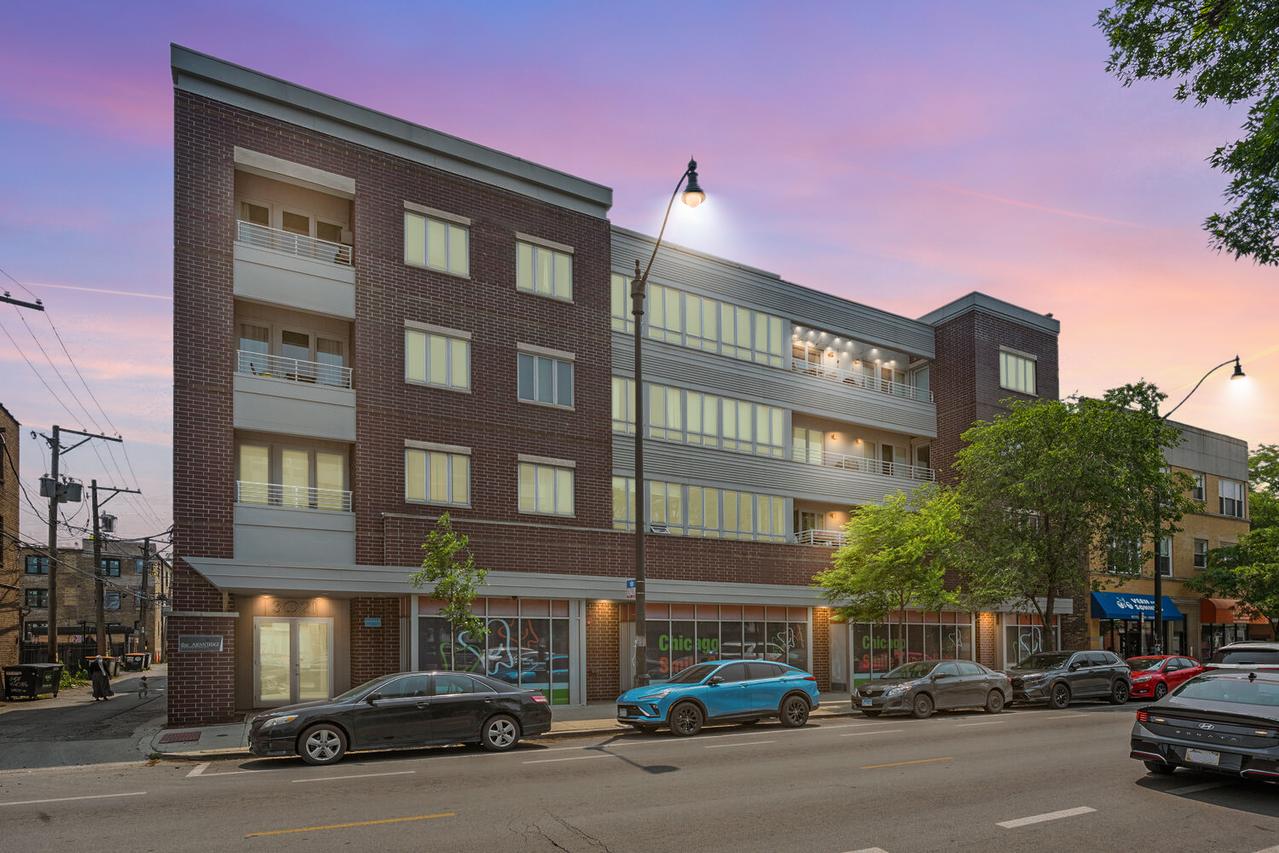 3021 W Armitage Ave. #201, Chicago, IL 60647