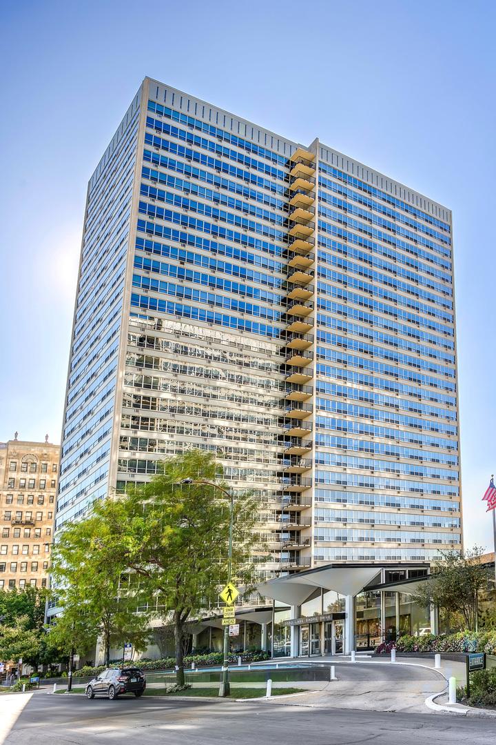 3550 N Lake Shore Dr. #1725, Chicago, IL 60657