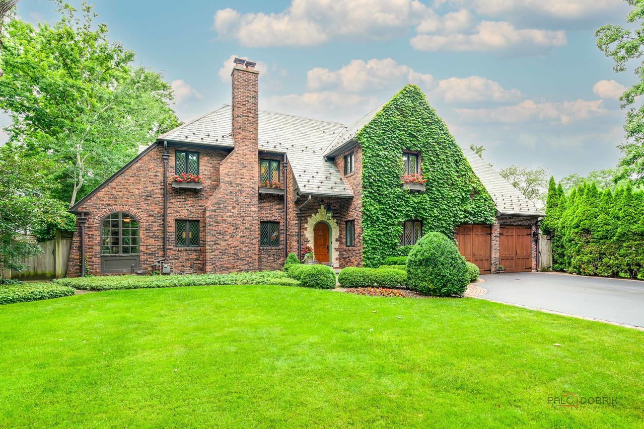 670 S Green Bay Rd., Lake Forest, IL 60045