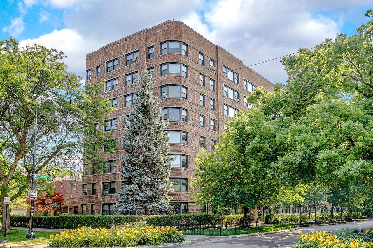4880 N Marine Dr. #404, Chicago, IL 60640