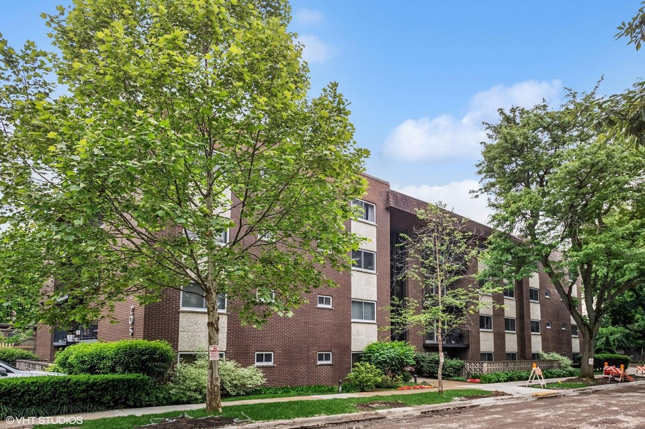 205 Ridge Rd. #204, Wilmette, IL 60091