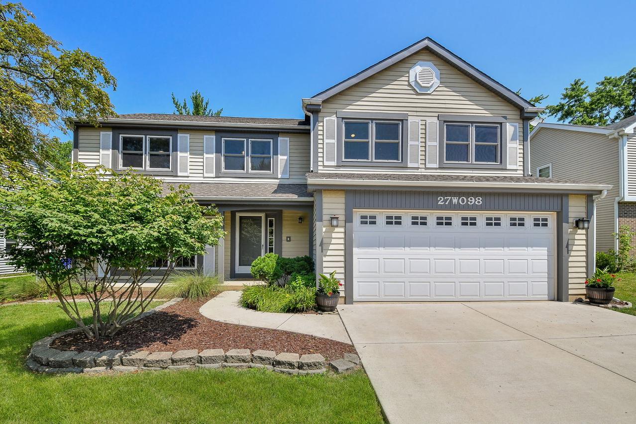 27W098 Walnut Dr., Winfield, IL 60190