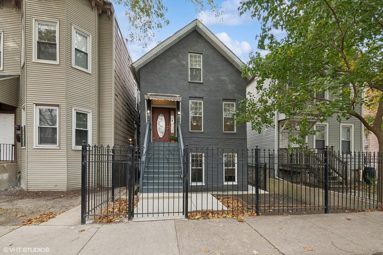 2076 N Campbell Ave., Chicago, IL 60647
