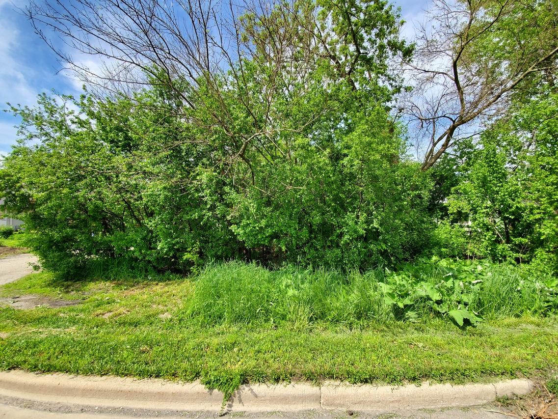 2059 W Roosevelt Rd., Wheaton, IL 60187