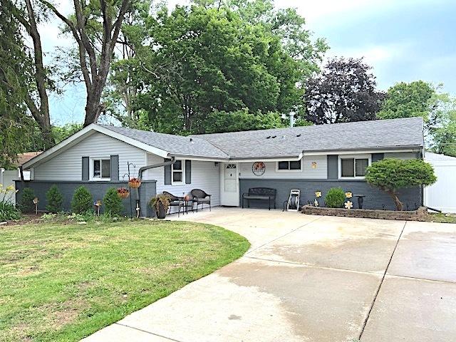 534 White Oak Rd., Bolingbrook, IL 60440