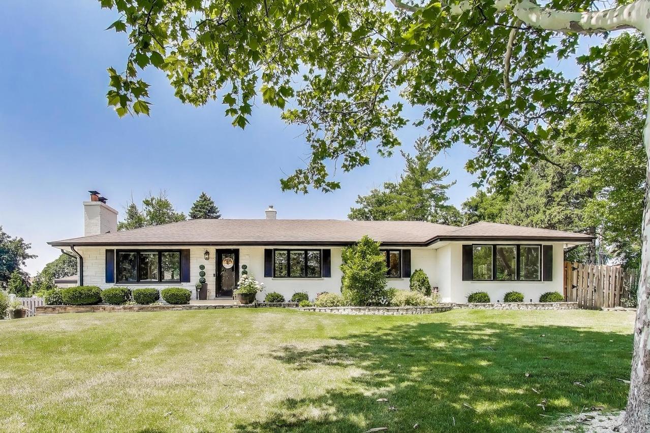 390 S Kenilworth Ave., Glen Ellyn, IL 60137
