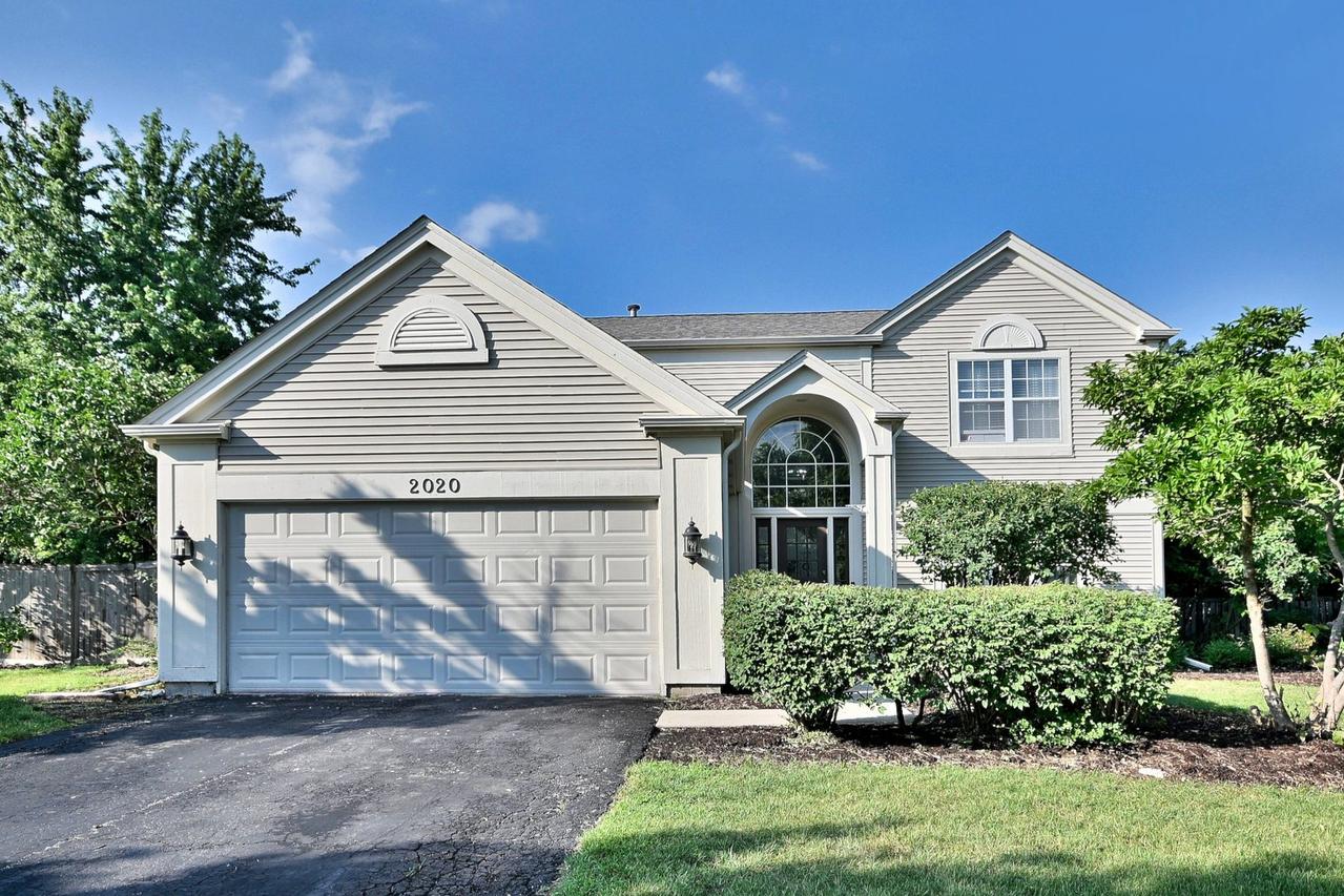 2020 Medinah Cir., Elgin, IL 60123