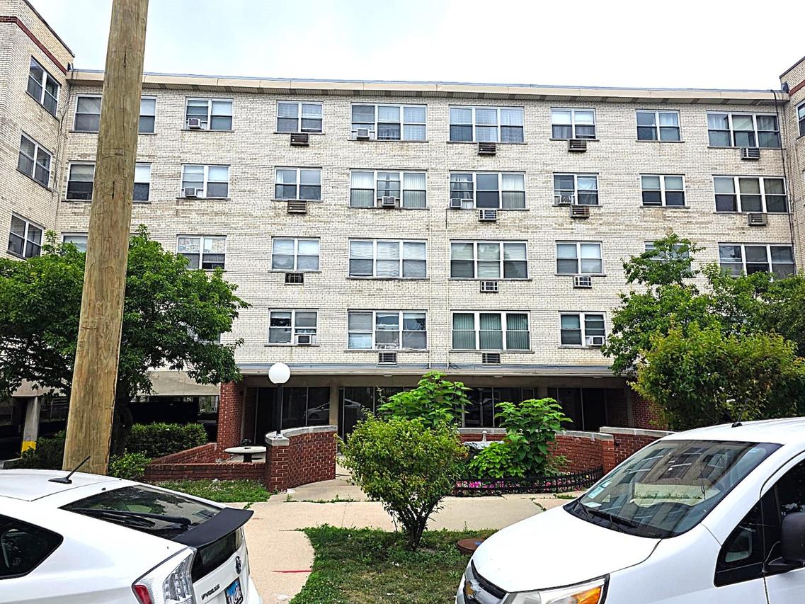 6040 N Troy St. #306, Chicago, IL 60659