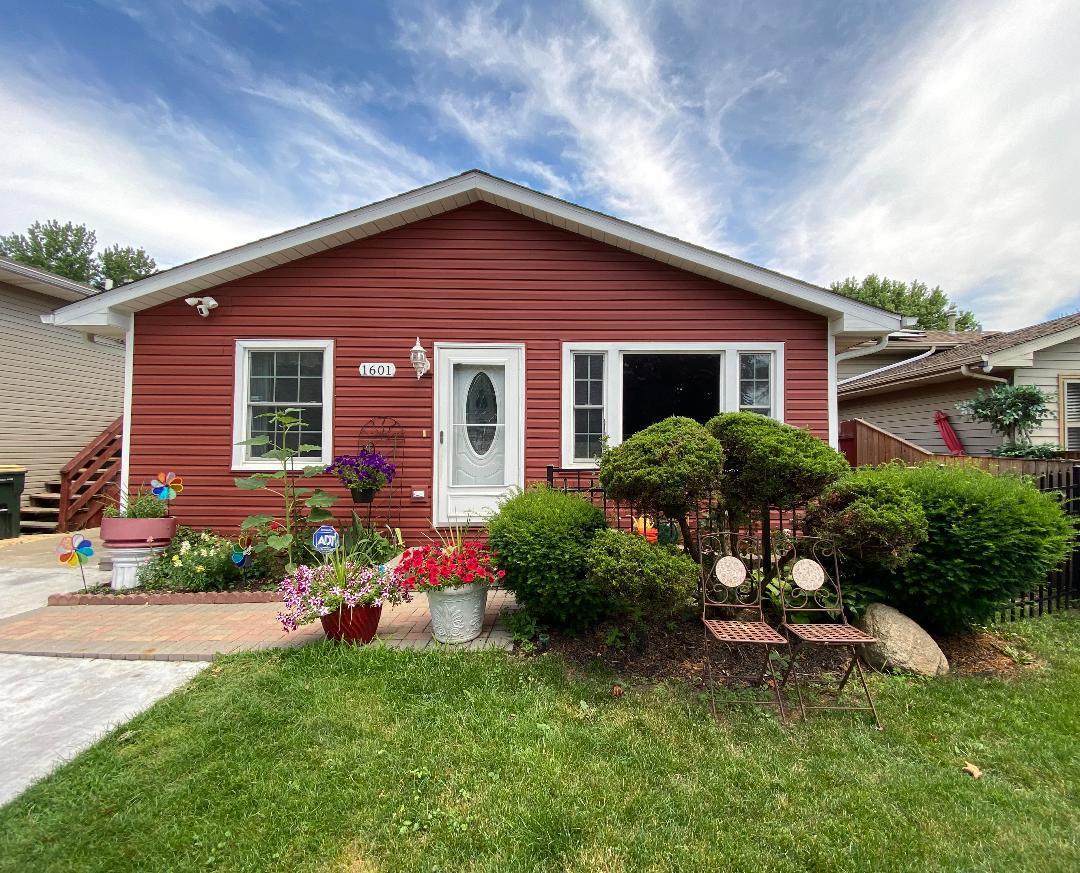 1601 Cherokee Dr., Round Lake Beach, IL 60073
