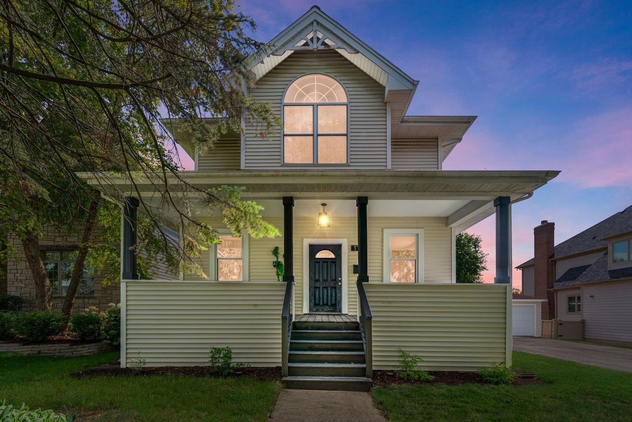 113 N Warwick Ave., Westmont, IL 60559