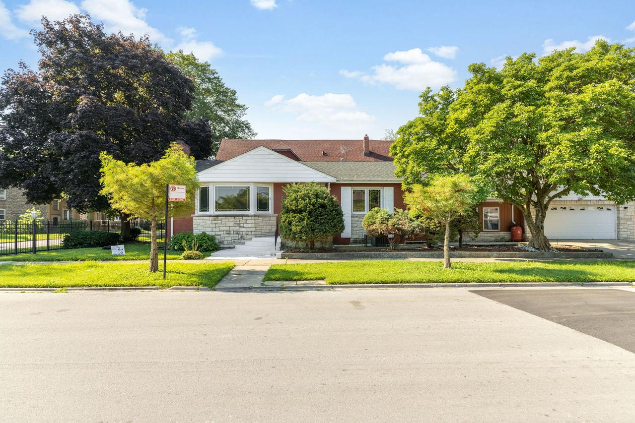 9400 S Calumet Ave., Chicago, IL 60619