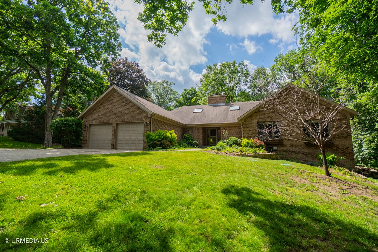 455 Eton Dr., North Barrington, IL 60010