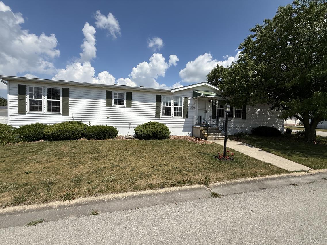 22737 S Ridge Ln., Frankfort, IL 60423
