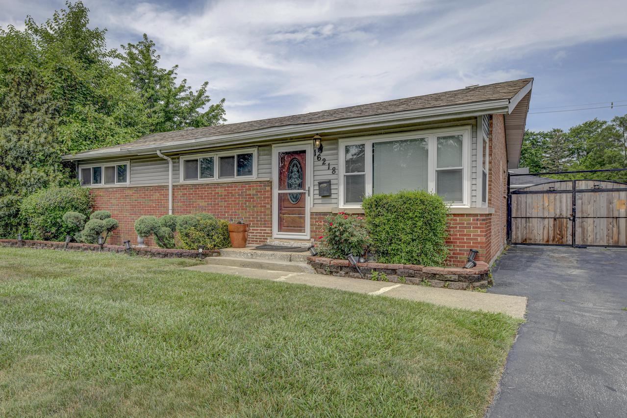 16218 Sussex Ct., Markham, IL 60428