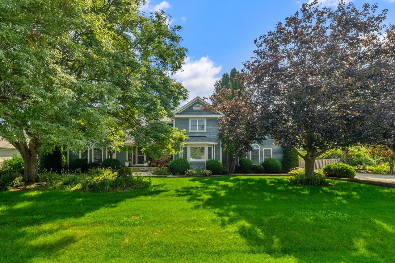 8N215 Peppertree Ct., Elgin, IL 60124
