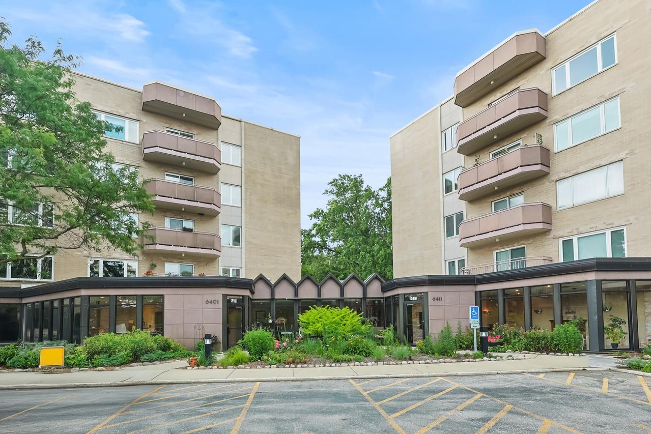 6411 Lincoln Ave. #412, Morton Grove, IL 60053