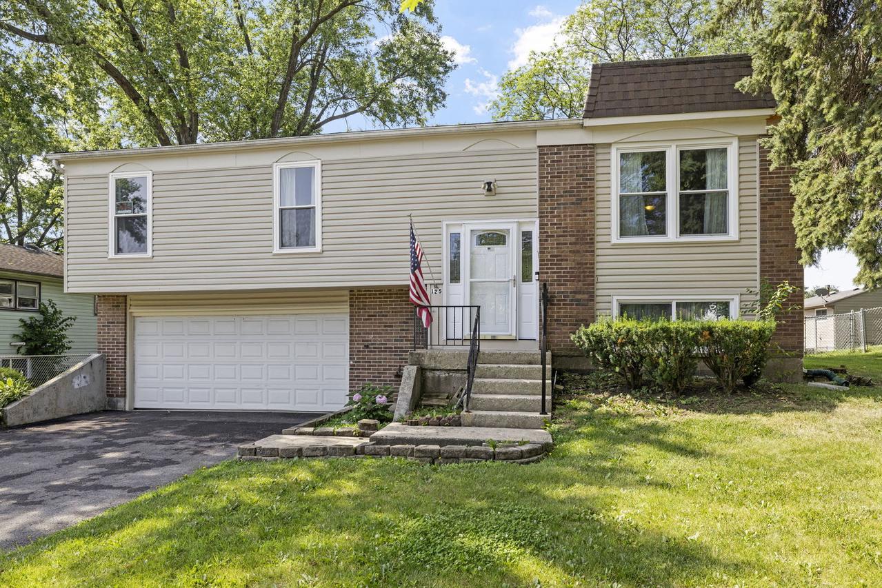 125 E Robinhood Way, Bolingbrook, IL 60440