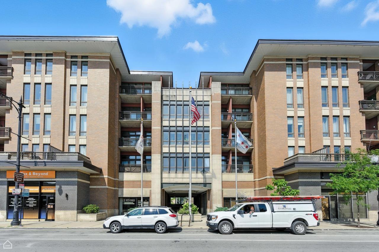 3450 S Halsted St. #406, Chicago, IL 60608