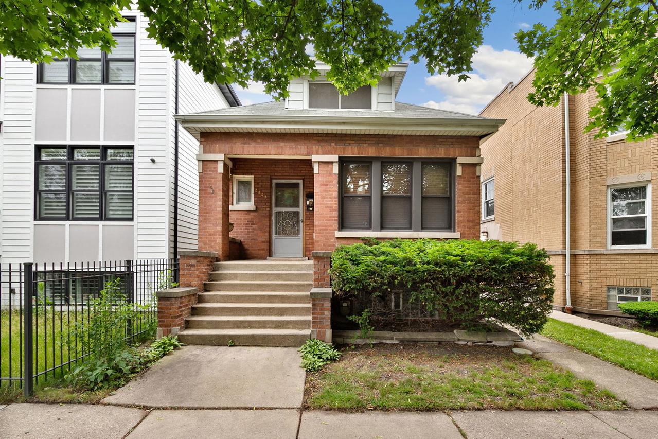 3838 W Cornelia Ave., Chicago, IL 60618