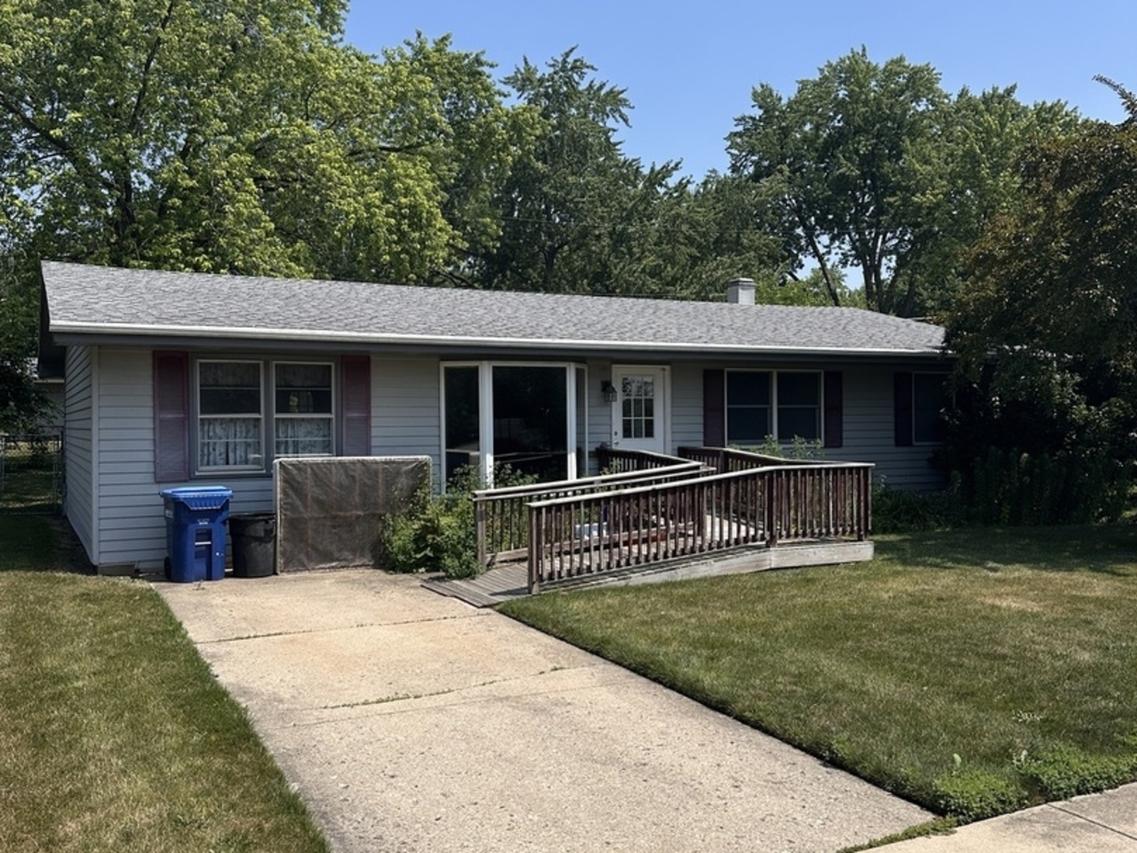 1314 Moore Ave., St. Charles, IL 60174